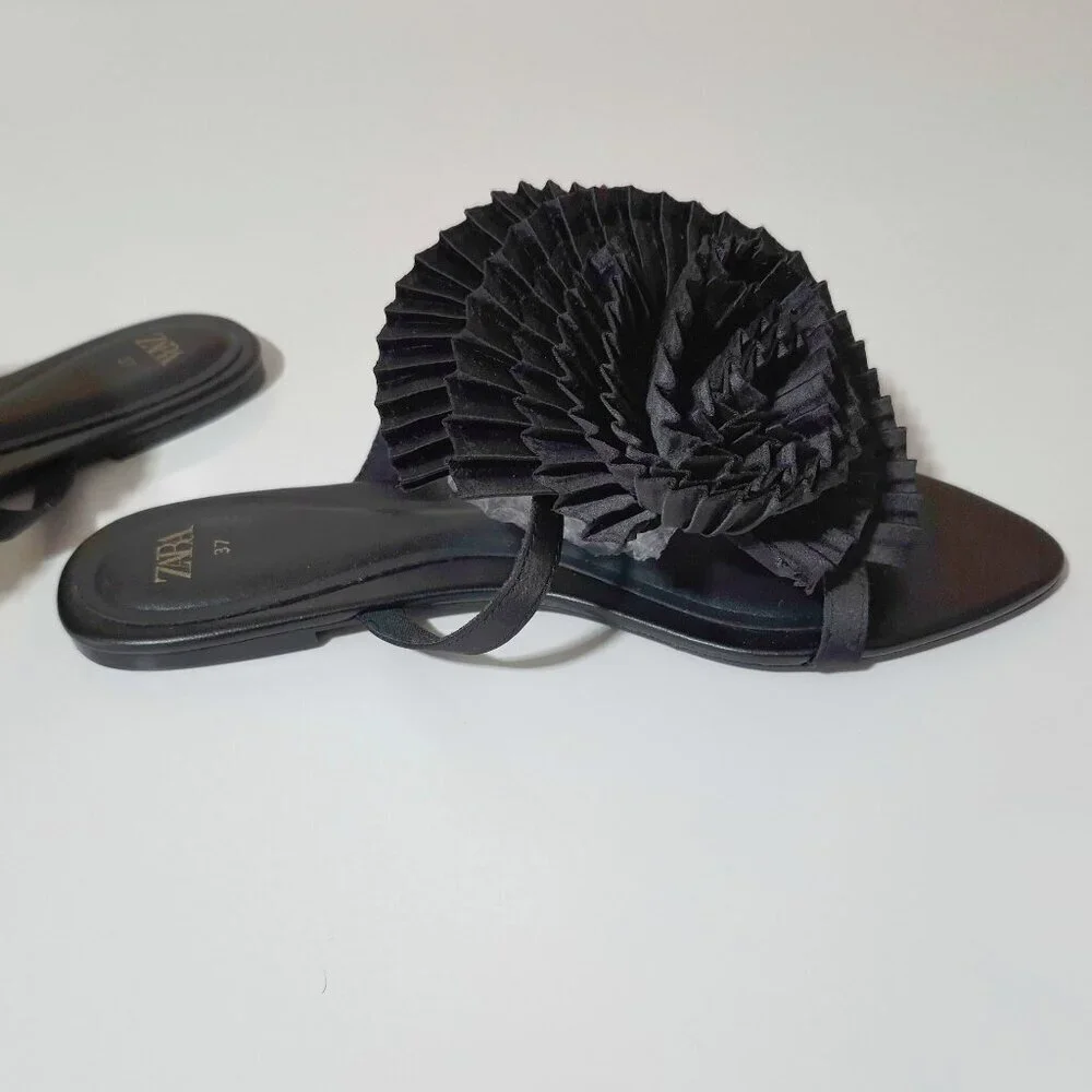 NWT Zara black pleated fabric floral detail flat sandals, EU 37 - Picture 13 of 14